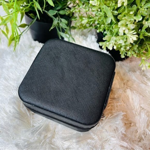 💖 Travel Jewelry Box Organizer Display Portable convenient‎ Case Color Bl… - Picture 4 of 10